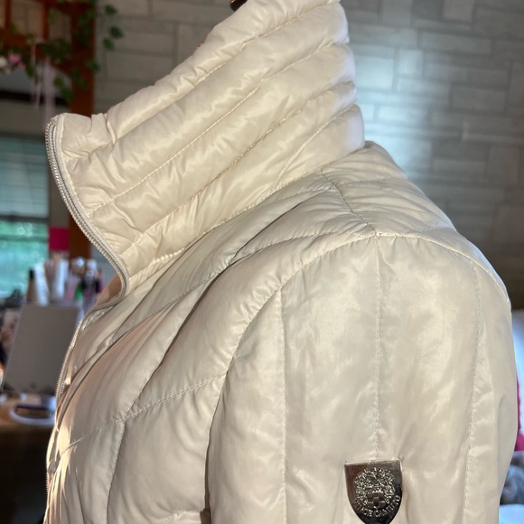 White Vince Camuto Jacket puffy Coat size small LIKE NEW - Picture 3 of 6